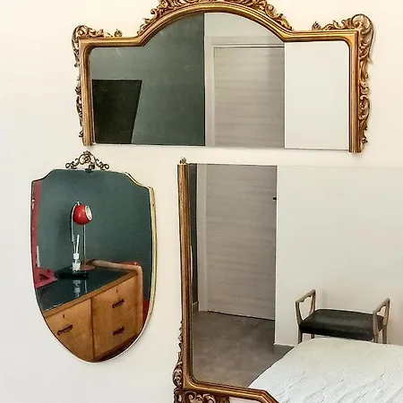 Mr Square Apartment *