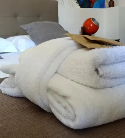 Mr Square Apartment *