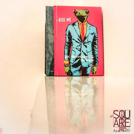 Mr Square Apartment *